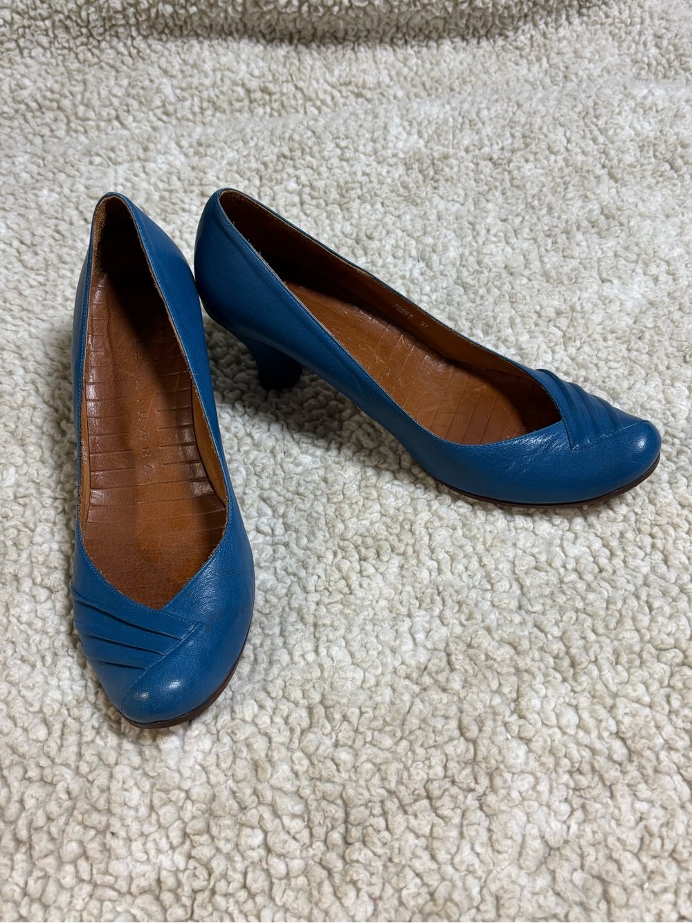 CHIE MIHARI Blue Leather Pumps Sz 37 Made in Spain